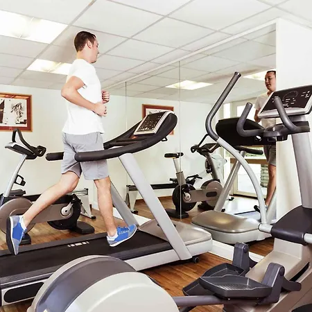 Novotel Centrum Готель