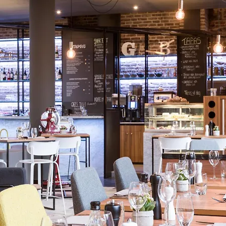 Готель Novotel Centrum