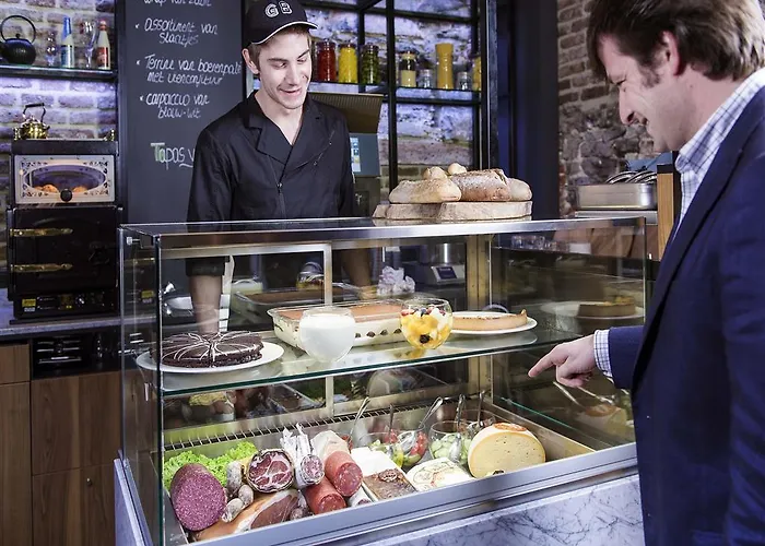 노보텔 겐트 센트럼 3* 헨트